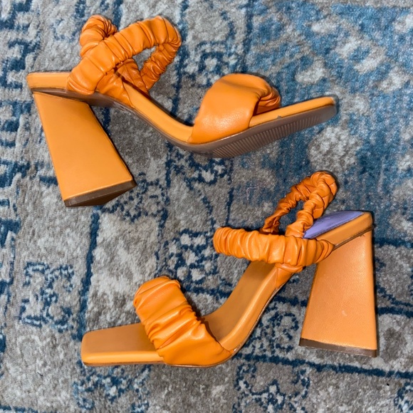 NWT Schutz Leather Sandal - Picture 3 of 4